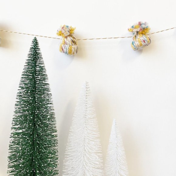 Handmade Winter Mini Knit Beanie Hat Christmas Garland Christmas Decorations - Picture 5 of 7